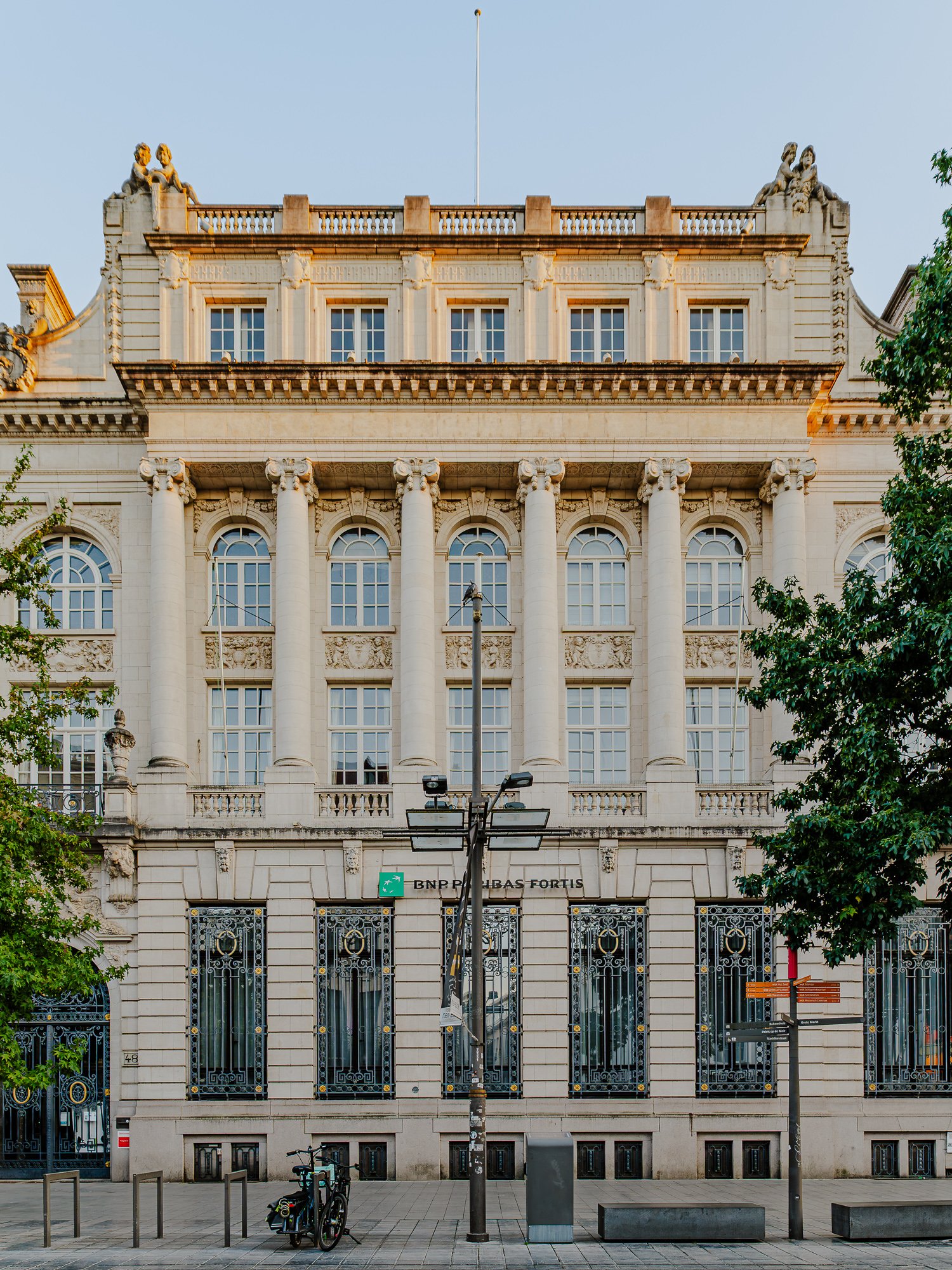 Sale of the Meir building in Antwerp 