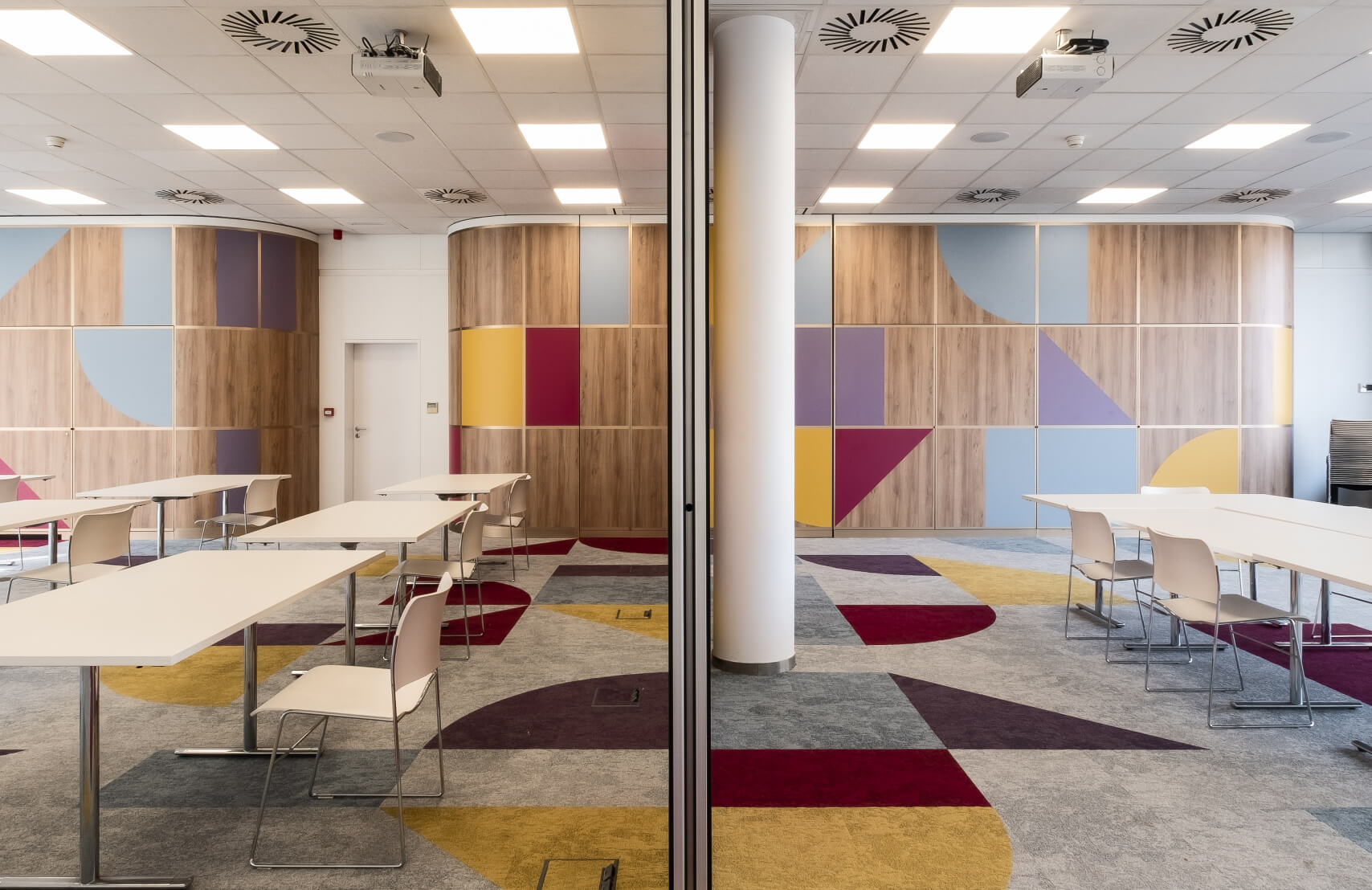 Flexible meeting rooms